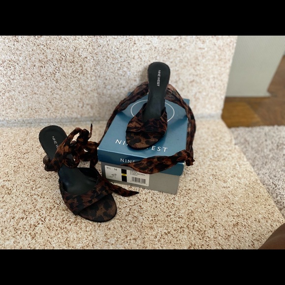 Nine West Lace-up Leopard-Print Sandals Size 91/2 - Picture 8 of 10